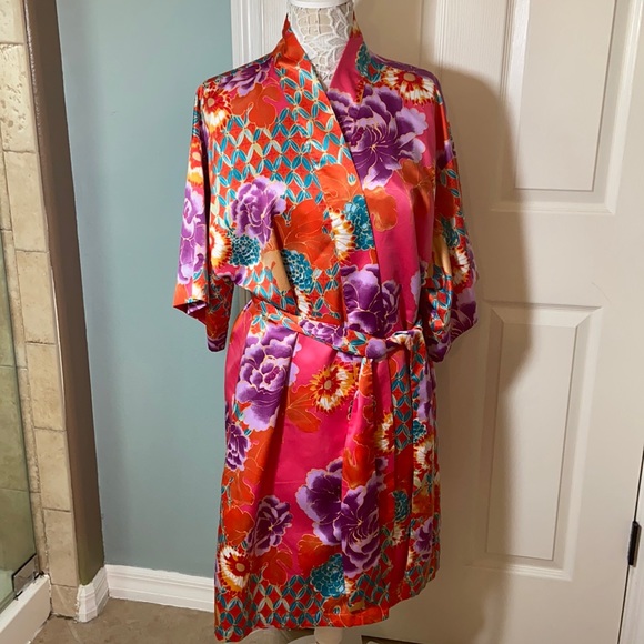 Natori Other - NWOT Natori Floral Blossom Robe kimono